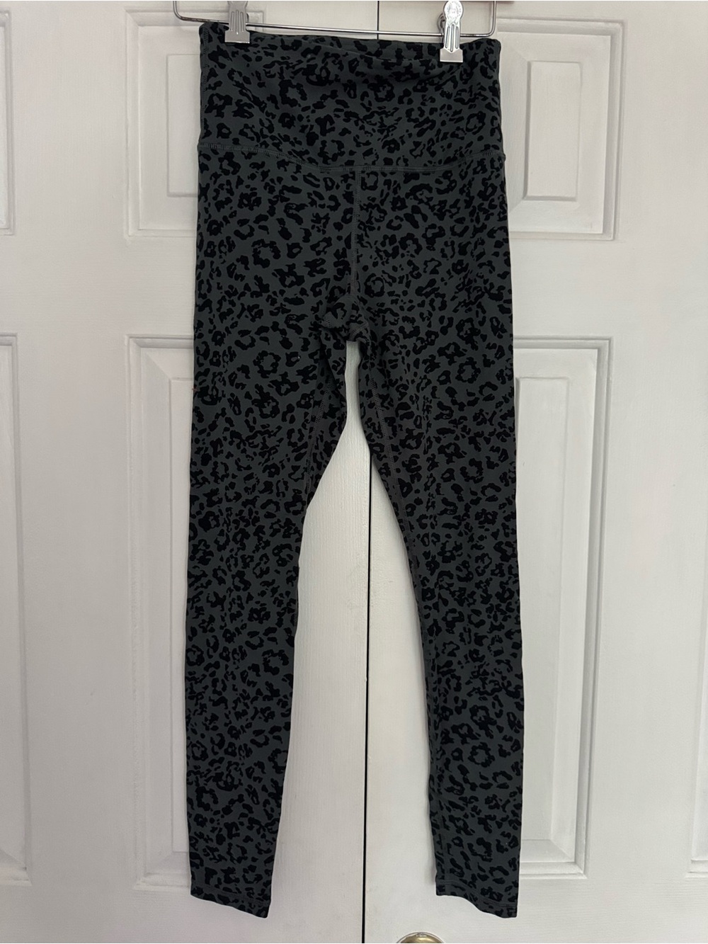 ATHLETA Black & Charcoal Leopard Print High-Rise Leggings